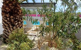 Helles Doppelzimmer mit Bad, Terrasse und Pool, seperater Eingang, Liznjan, Istrien